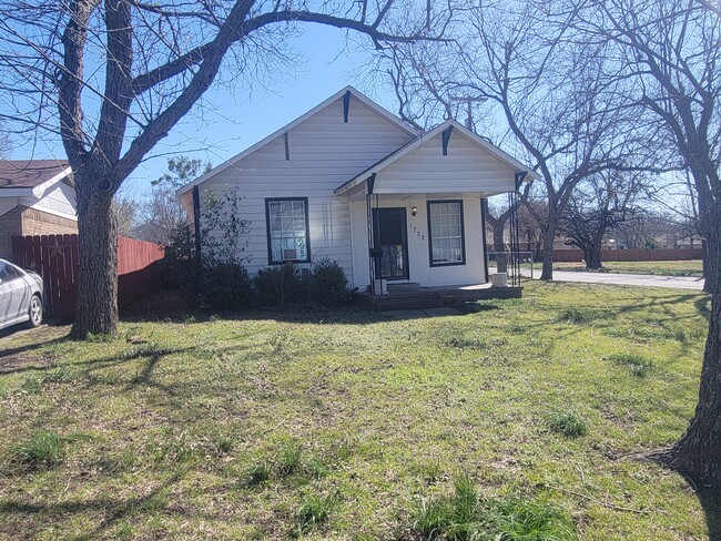 Photo - 1702 E Pecan St Casa