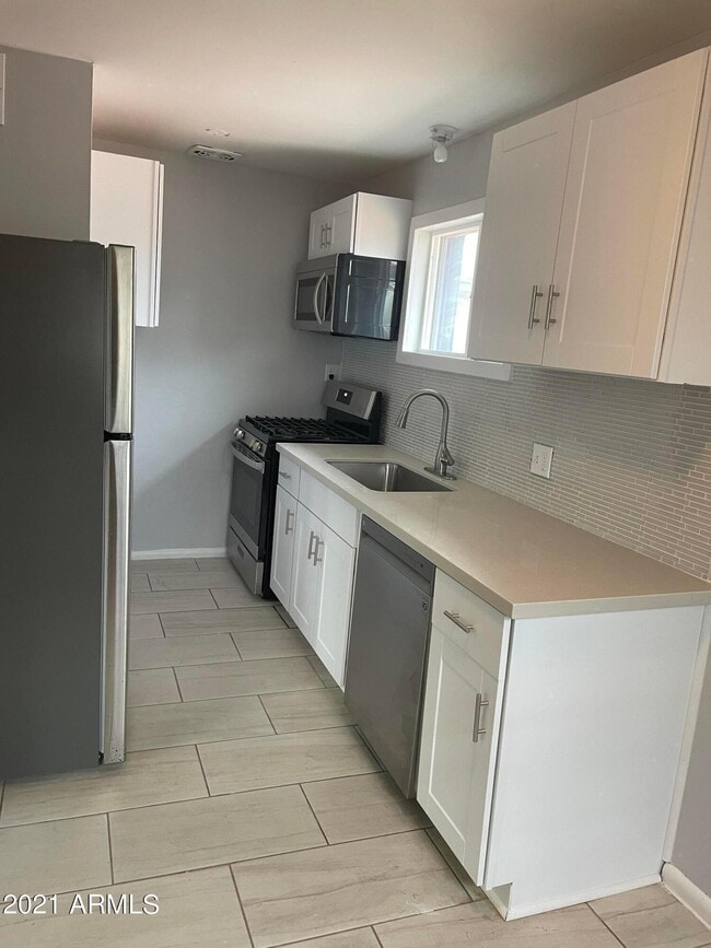 Photo - 2242 N 29th Pl Unit Apt 3