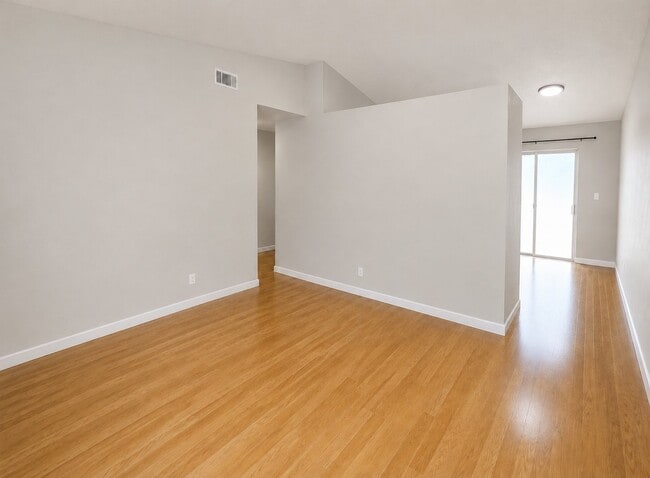 Photo - 907 Orange Ave