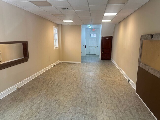 Photo - 2001-2003 Cherokee St Unit 2003