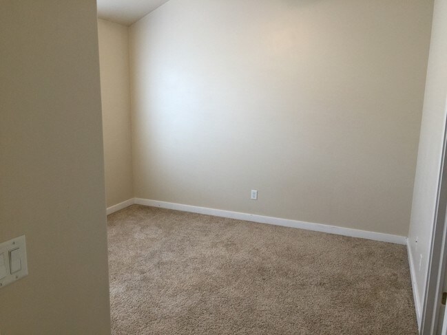 Photo - 1035 N 130 W