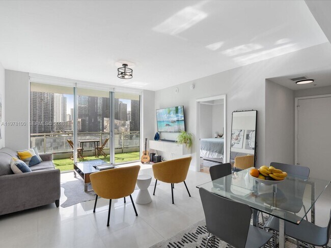 Photo - 90 SW 3rd St Unidad 2015