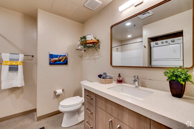 Bathroom - 1BR, 1BA - 664SF
