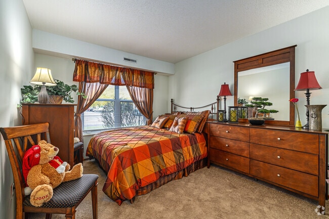 2BD, 1BA - 620SF
