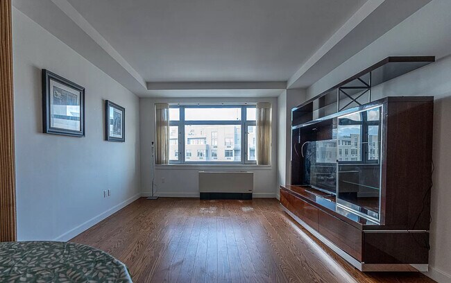 Photo - 40- 22-22 College Point Blvd