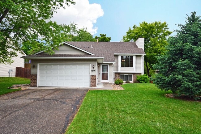Spacious 3-Bedroom with Walkout and Fully ... - Spacious 3-Bedroom with Walkout and Fully ... Casa