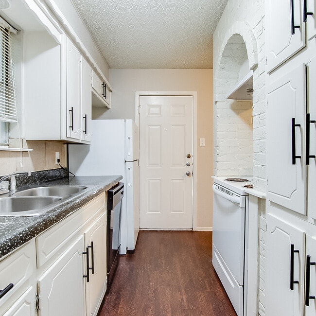 Photo - 1908 Nolen Ct