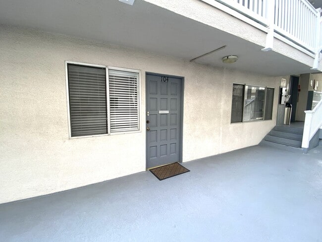 Photo - 2 Bedroom Hermosa Beach Condo - Close to E... Unit 104