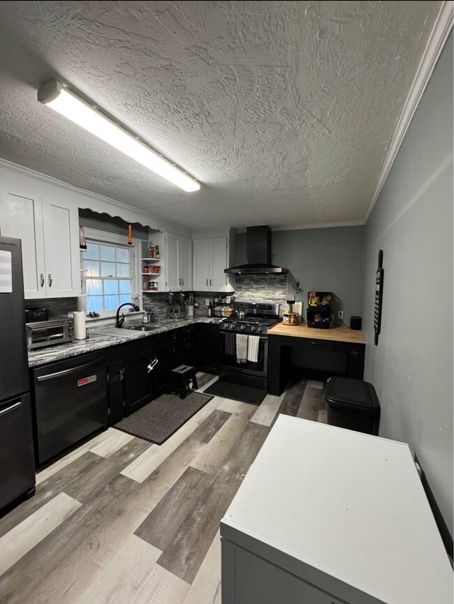 Photo - 1313 Camp St