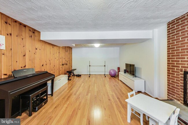 Photo - 6515 E Halbert Rd