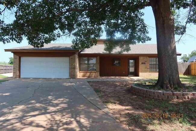 Building Photo - 5030 Edgecliff Dr Rental