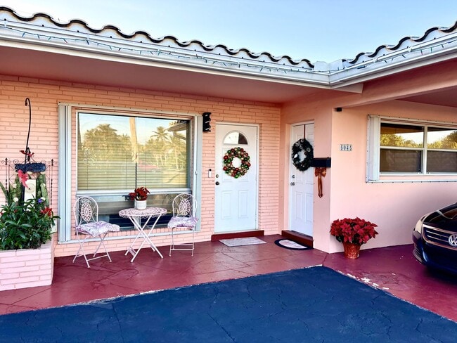 Building Photo - 5041 NE 15th Ave