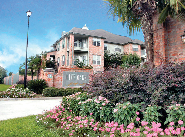 Live Oaks Apartments - Live Oaks Apartments