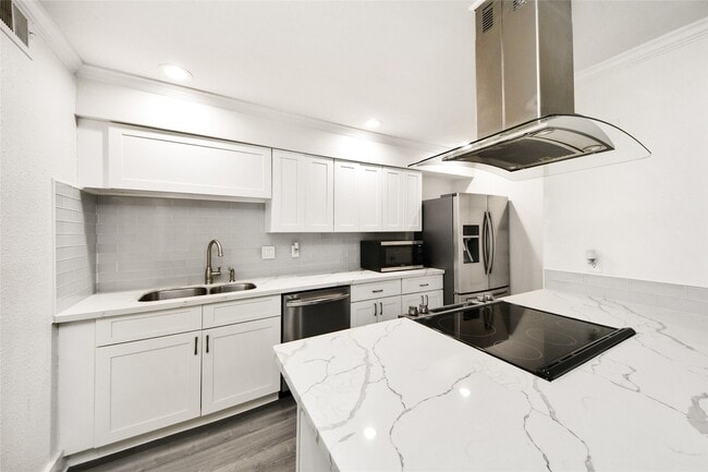 Building Photo - 3131 Cummins St Unit 71