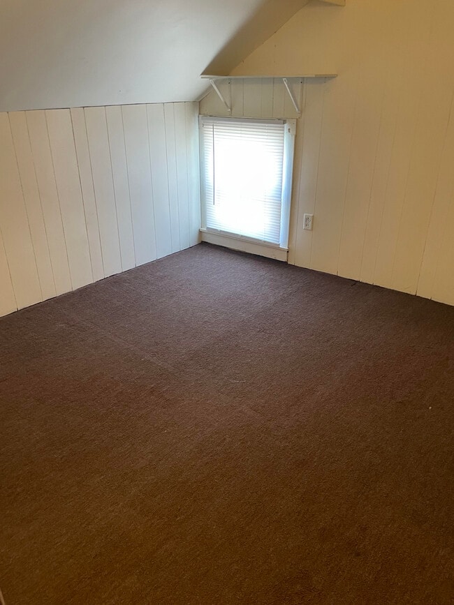 309 14th Ave W