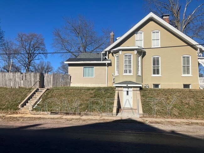 Photo - 721 S Church St