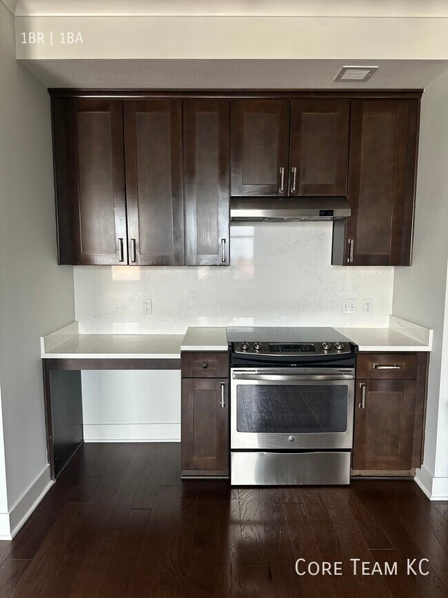 Photo - 106 W 14th St Unidad 1407