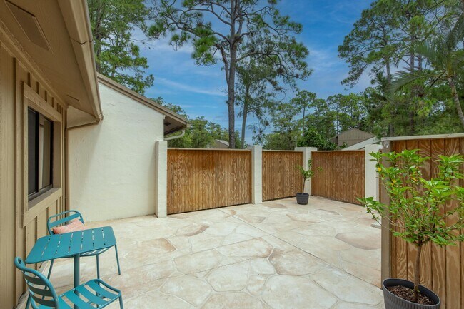 Photo - 253 Wood Dale Dr