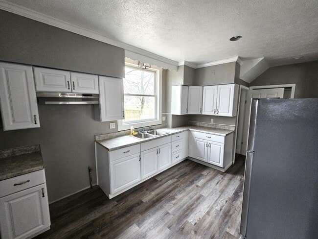 Photo - 389 Sumatra Ave