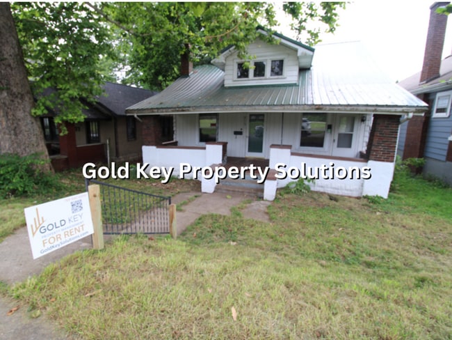 Building Photo - 815 N Elm St Unit 815 N Elm St