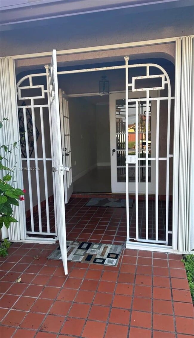 Building Photo - 4540 SW 133rd Ave Unit B