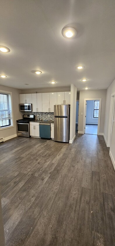 Photo - 1046 E 228th St (Bronx, NY)