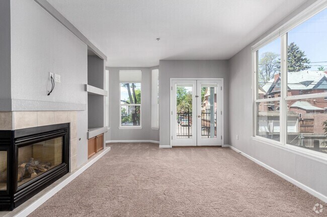 Building Photo - 2BD, 2BA City Park West Condo with 2 Garag...