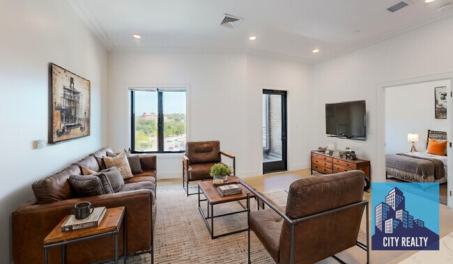 Photo - 58 Leo M Birmingham Pky Unidad #6-03