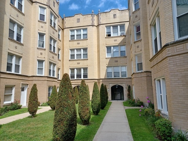 Building Photo - 5731 N Kimball Ave Unit 2A