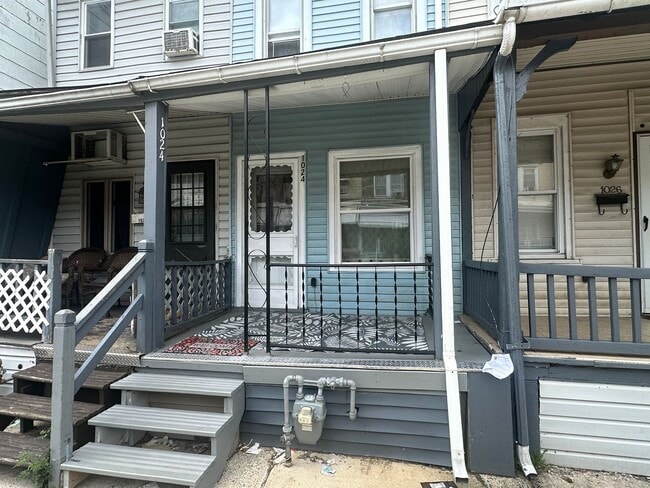 Building Photo - 1024 Birch St