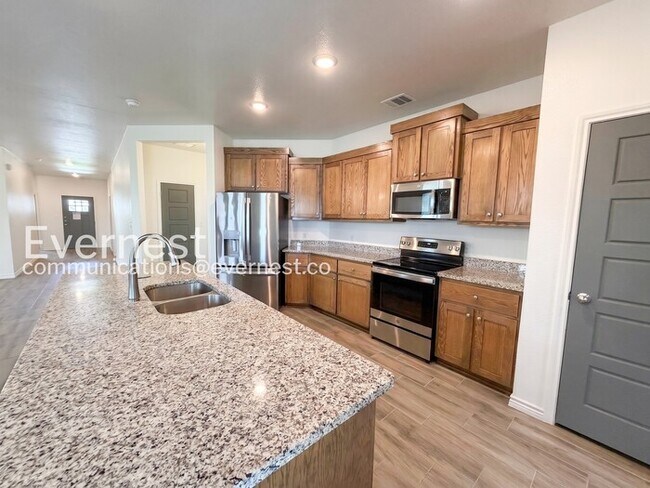 Photo - 2231 Hornbeam St