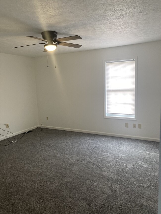 Photo - 118 W Market St Unit B
