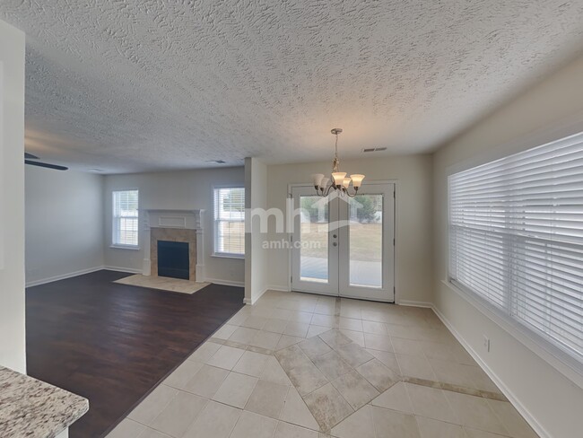 Photo - 651 Crescent Rd