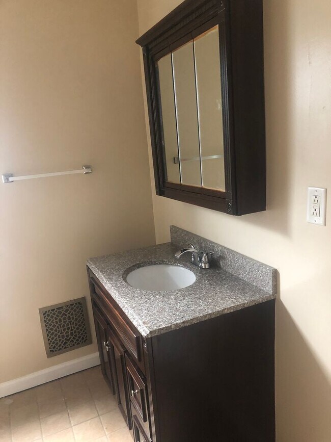 Photo - Fabulous 3 bedroom within walking distance to the Brandywine zoo!