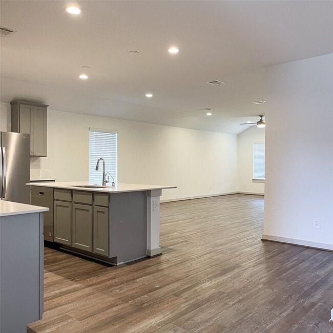 Photo - 6814 Bradford Ter Rd