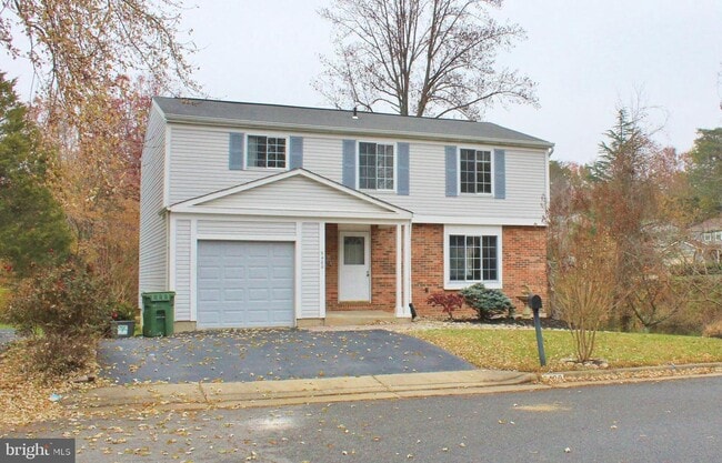 Building Photo - Large updated colonial with a one-car garage nestled at the end of a peaceful cul-de-sac!