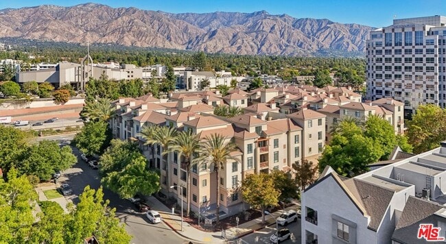 Photo - 290 N Hudson Ave Unidad 208W