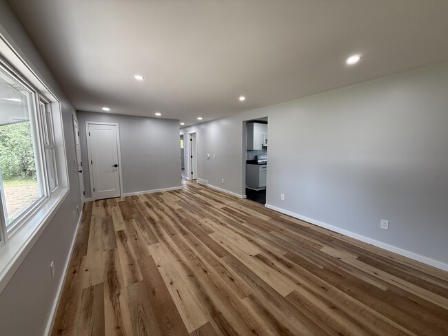 Photo - 123 Cattaragus Dr