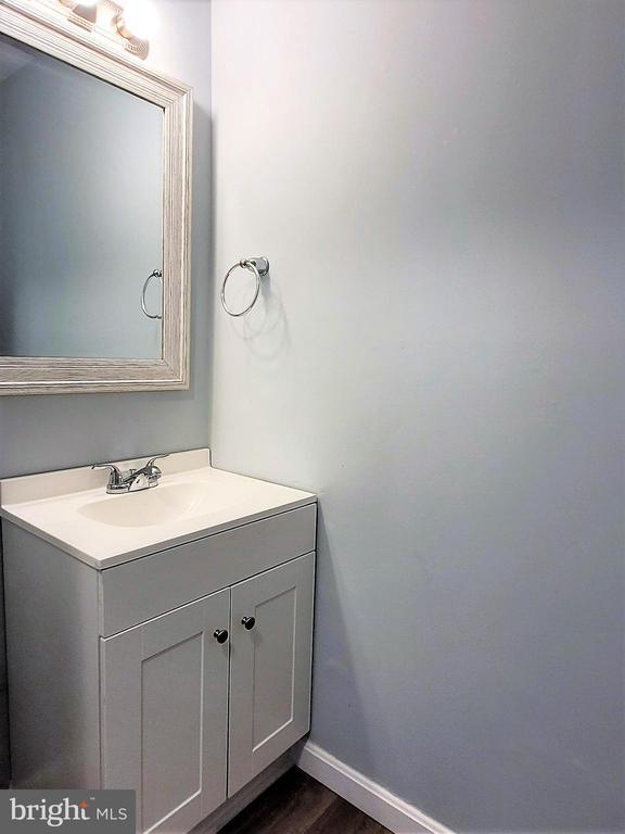 Photo - 31 Lamplighter Ln