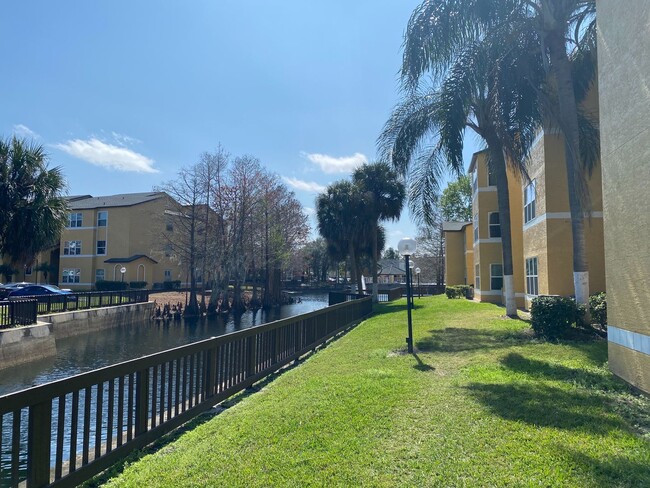 Building Photo - Venetian Place - 1736 Unit 1736