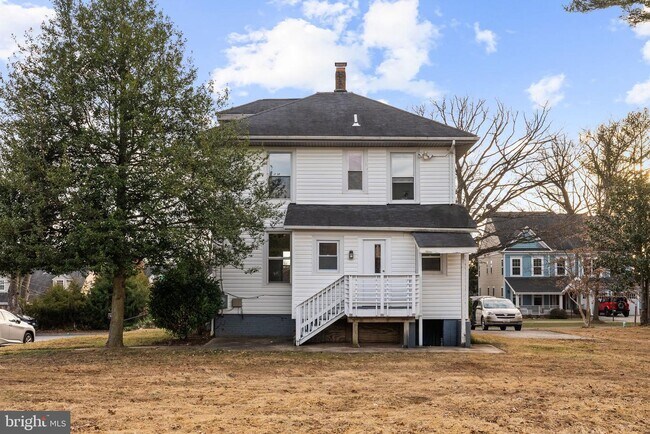 Photo - 10512 Warfield St