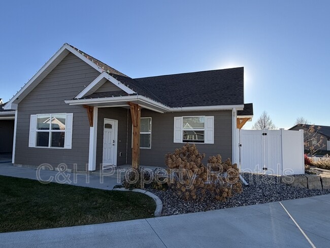 Photo - 1405 Harmony Ct