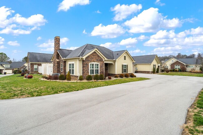 4935 Willow Bluff Cir