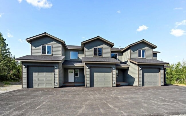 Building Photo - 2251 Ridgewood Dr Unit B