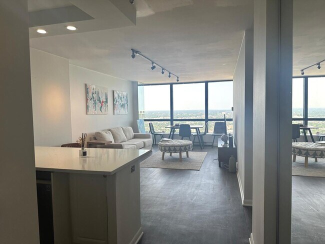 Photo - 5415 N Sheridan Rd Unit 5108