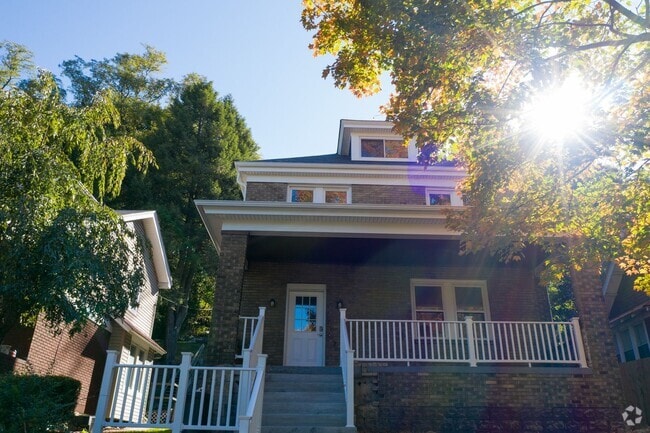 Building Photo - Renovated 3 Bed 1 Bath House for Rent