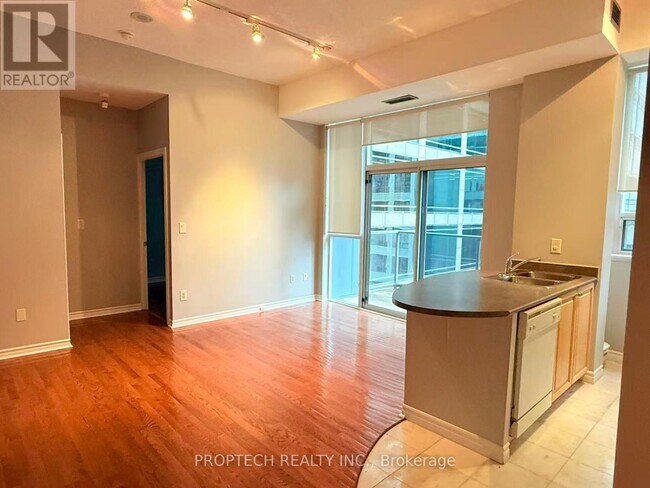 Photo - 30 Hayden St Unit ph7