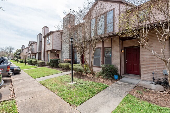 Building Photo - 12400 Brookglade Cir Unit 15