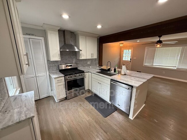 Photo - 102 E 96th St