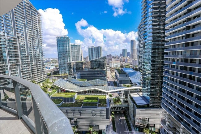 Photo - 45 SW 9th St Unidad 2201